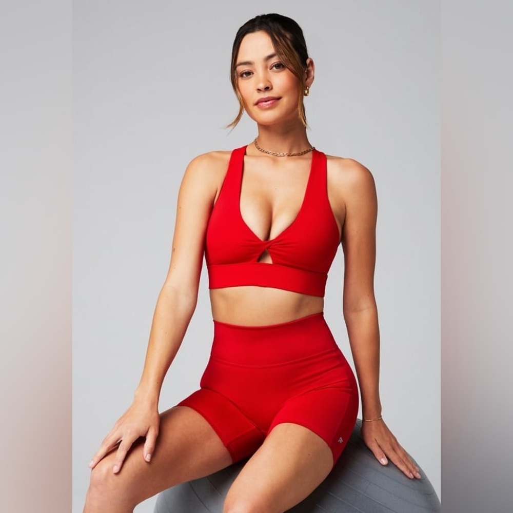 Fabletics NWT Oasis Twist Sports Bra 2X Strawberry Red Cutout Racerback